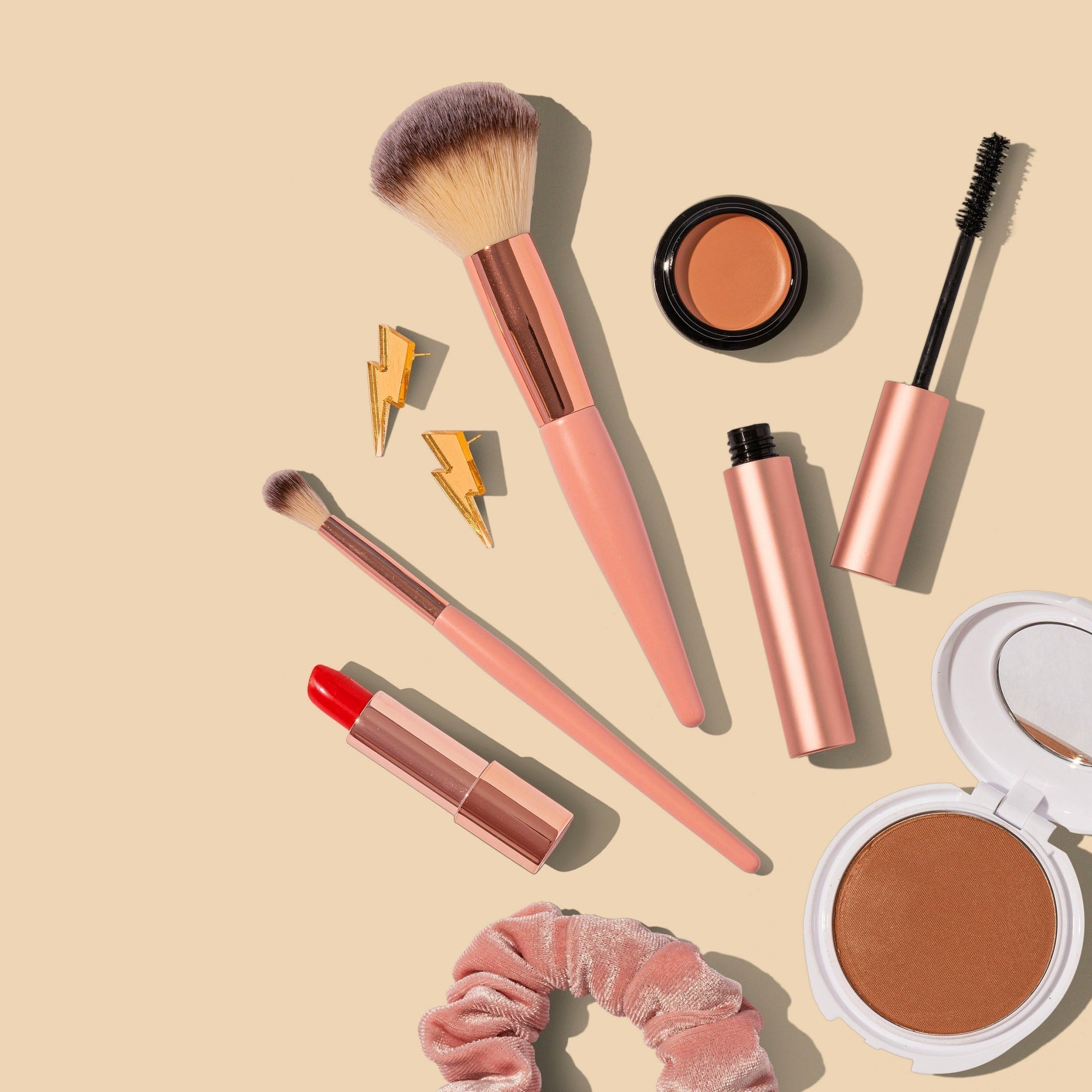 Pregnancy-Safe Makeup: A Guide to Safer Beauty Choices - Mama Sol